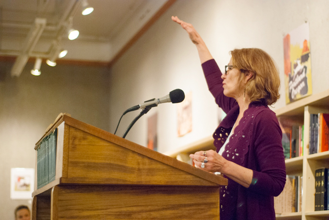 Photo of Kristin Ohlson speaking at Powell's - Photo by Kristin Beadle